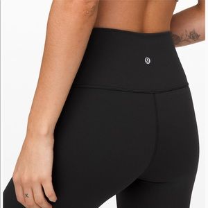 Lululemon wonder under black leggings